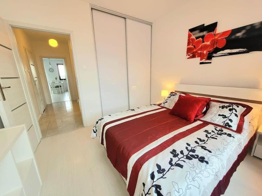 Apartment Sophie 3 Rooms, 2 Bathrooms, 8 Persons Krakow Exterior photo