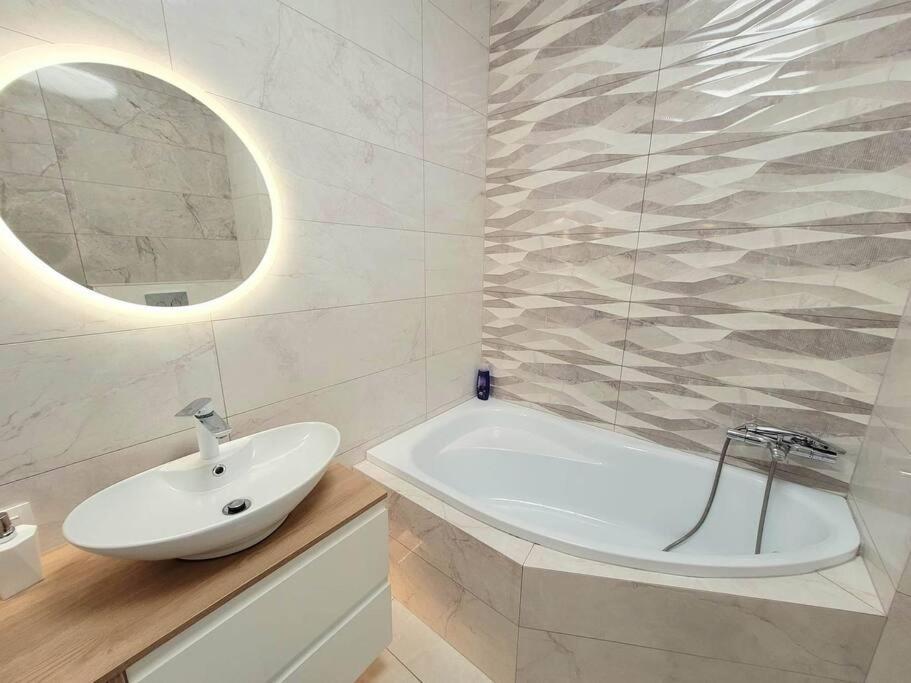 Apartment Sophie 3 Rooms, 2 Bathrooms, 8 Persons Krakow Exterior photo